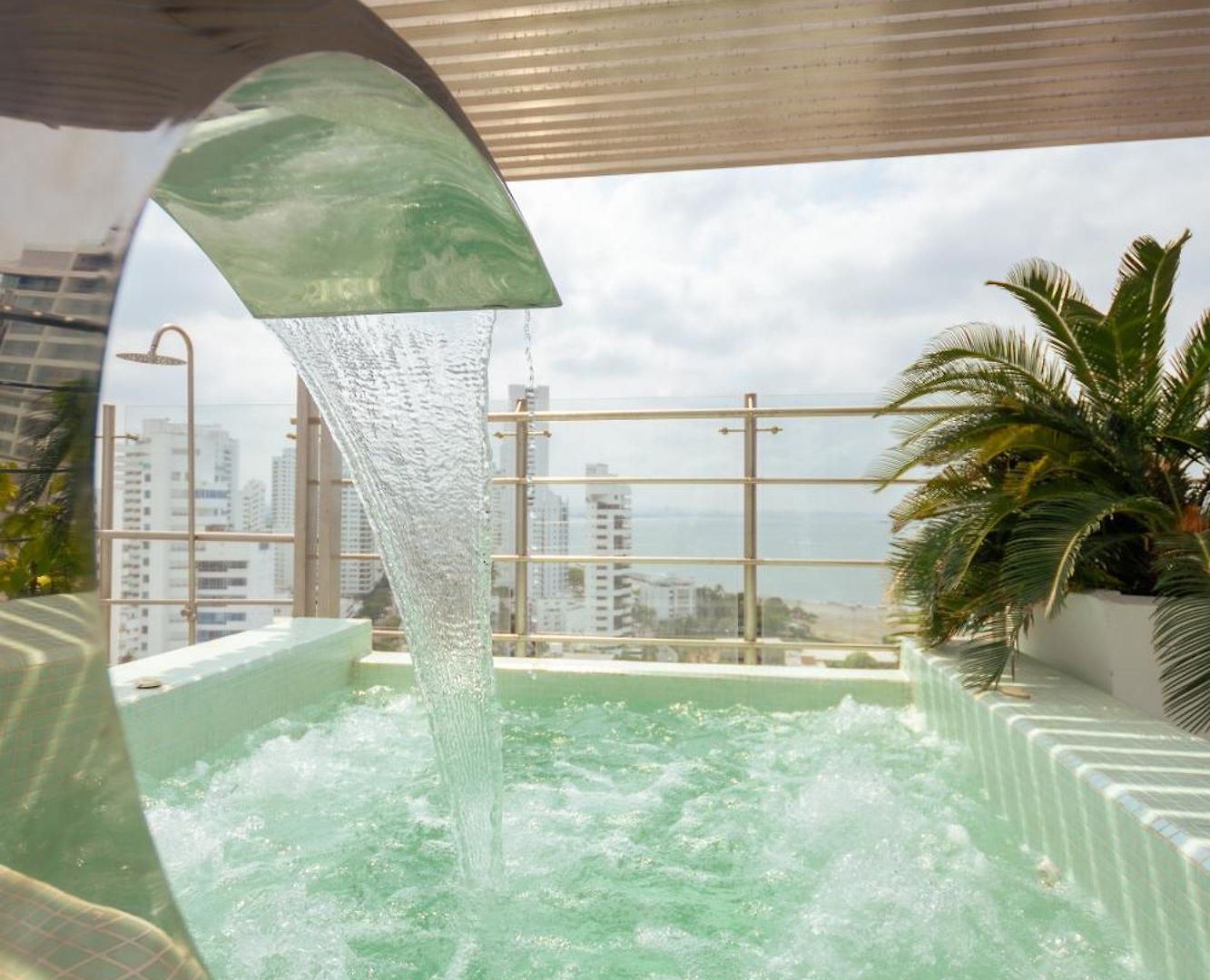 Zi One Luxury Hotel 4*