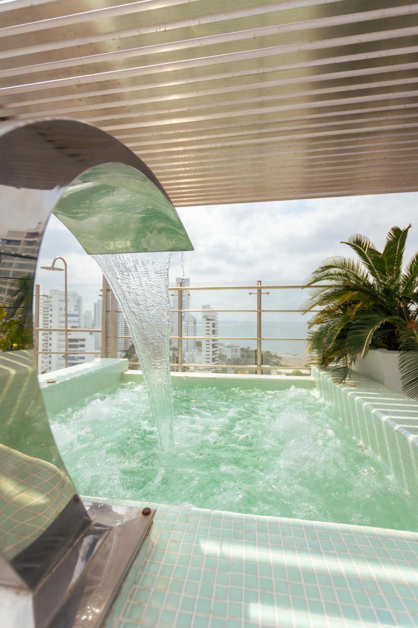 Zi One Luxury Hotel 4*